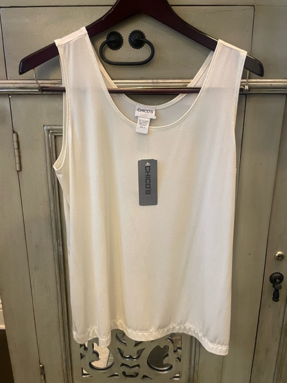Chico's Cream Sleeveless Scoop Neck Tank Top